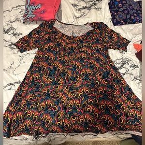 Lularoe owl perfect tee, size XS